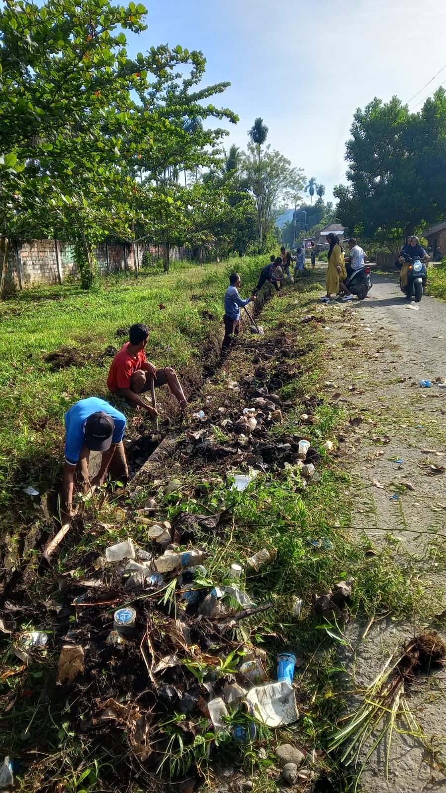masyarakat-nagari-muaro-paiti-lakukan-aksi-gotong-royong-secara-rutin-dan-berkala