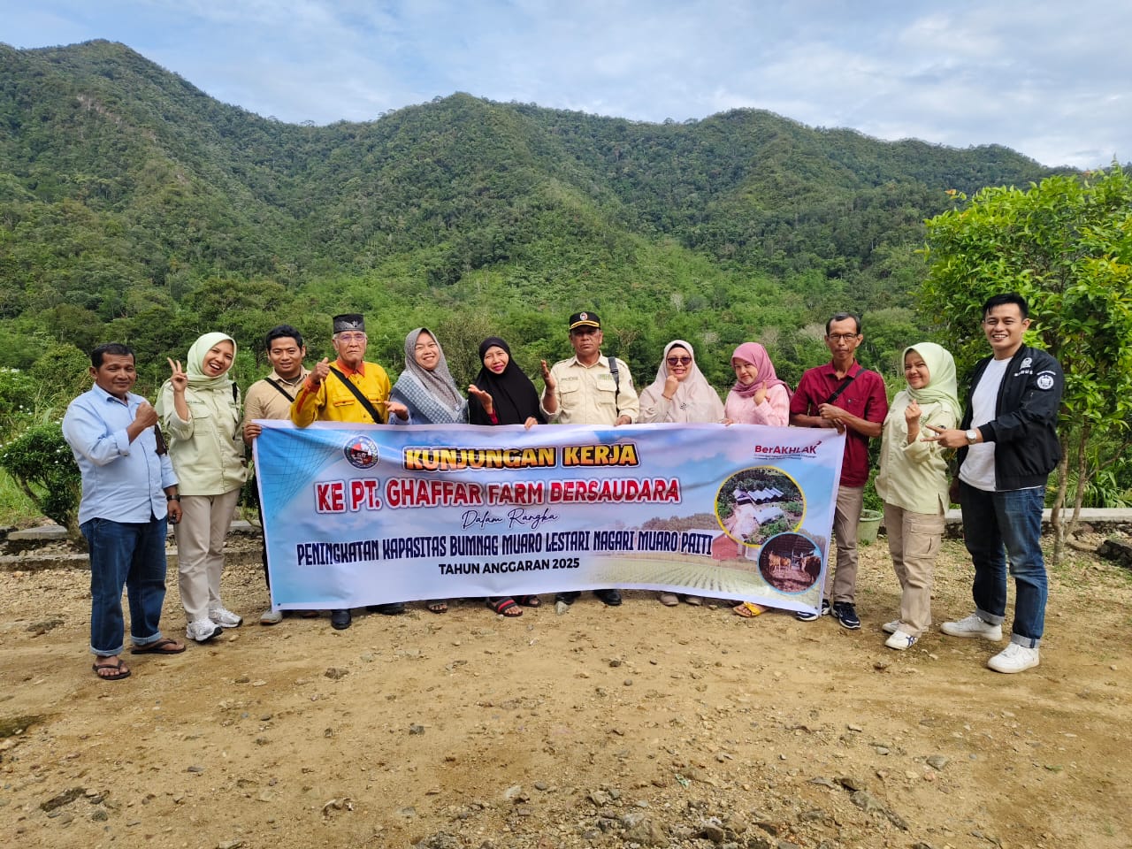 didampingi-wali-nagari-dan-ketua-bamus-bumnag-muaro-lestari-lakukan-kunjungan-kerja